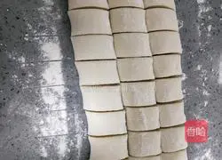 Illustration of how to make gold and silver steamed buns 5