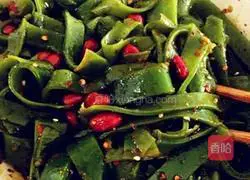 Illustration of how to make spinach cold skin 9