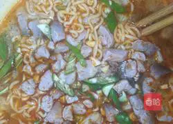 Illustration of how to make hot and sour noodles 4