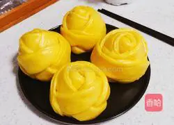 Illustration of how to make pumpkin rolls 14