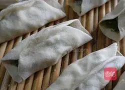 Illustration of how to make fried radish leaves 8