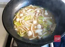 Illustration of how to make baby cabbage, seafood and mushroom meatball soup 14