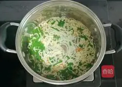 Illustration of how to make pomfret egg yolk noodles (baby food supplement) 8