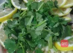 Illustration of how to make spicy and sour lemon chicken feet 7