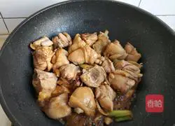 Illustration of how to make braised chicken legs with Agaricus blazei, tea tree mushrooms 8
