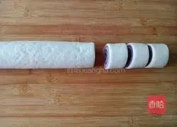 Illustration of how to make purple potato double-color rolls 8