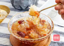 Peach gum snow swallow and white fungus sweet soup, a woman's collagen beauty soup.! Illustration of how to do it 6