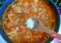 Illustration of how to make mushroom soup with tomato sauce 16