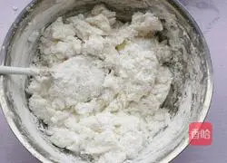 Illustration of how to make crystal leek and egg dumplings 10