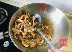 Illustration of how to make fried pork slices with mushrooms 9