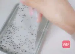 Illustration of how to make homemade cold skin 8