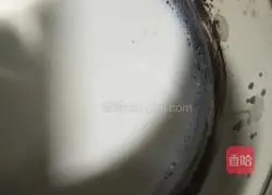 Illustration of how to make ginger with milk 5