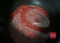 Illustration of how to make candy red bean buns 1