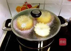 Illustration of how to make pears stewed with rock sugar 8