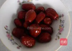 Purple sweet potato and white fungus soup recipe 3