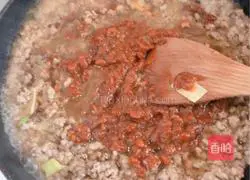 Illustration of how to make a bowl of fried sauce and fried noodles (Lantern Festival on the 15th day of the first lunar month) 6