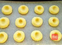 Illustration of how to make blueberry jam biscuits 7