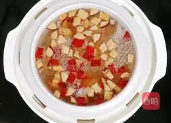 Tremella and loquat soup (baby food supplement) Illustration of how to do it 7