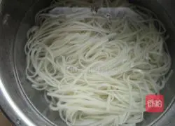 Illustration of how to make clear noodle soup 4