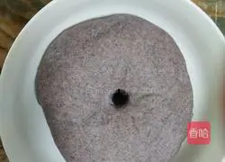 Illustration of how to make black rice rolls 6