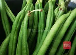 Illustration of how to make braised noodles with potatoes, beans, kelp and beef 1