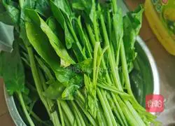 Egg and spinach soup recipe 1