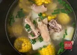Illustration of how to stew old chicken with corn, yam and yam 6