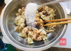 Illustration of how to make pickled cabbage dumplings 7