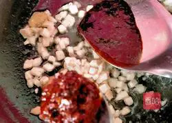 Illustration of how to make whistle noodles 4