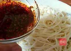Illustration of how to make Yibin noodles 11