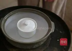 Illustration of how to make sea cucumber with distiller's grains 5