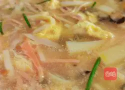 Illustration of how to make vinegar, pepper, corn, tofu and egg soup 17