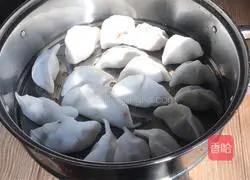 Leek and egg crystal dumplings Practice illustration 17