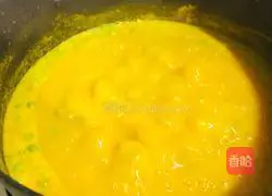 Illustration of how to make pumpkin and shrimp soup 6