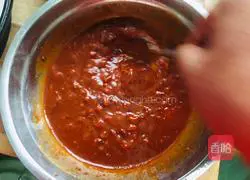 Illustration of how to make noodles with mushroom and beef sauce 5