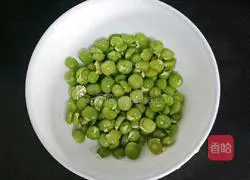 Illustration of how to make pea and pork noodles (baby food supplement) 3