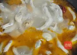 Illustration of how to make duck feet soup 4