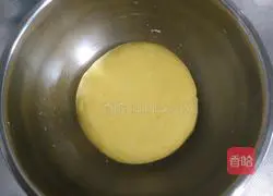 Illustration of how to make golden milleleuca rolls 5