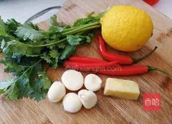 Illustration of how to make spicy and sour chicken feet 7