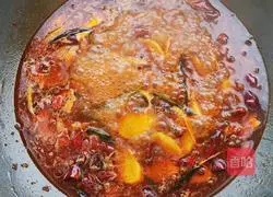 Illustration of how to make spicy crayfish for midnight snack 10