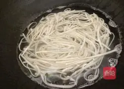 Illustration of how to make egg noodles 15