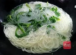 Illustration of how to make egg noodles 5