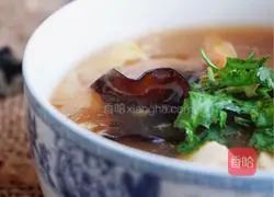 Illustration of a new nutritious way to eat instant spicy spicy soup 15