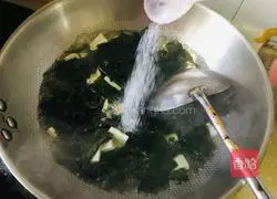 Sea vegetable and tofu soup recipe 3