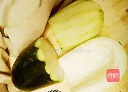 Winter Melon Pork Ribs and Kelp Soup Illustration 2