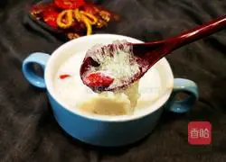 Illustration of how to stew bird's nest with wolfberry milk 16