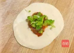 Illustration of how to make egg-filled pancakes with dumpling skin 2