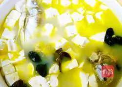 Illustration of how to make crucian carp tofu soup 6