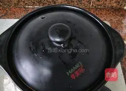 Black beans and mushrooms Illustration of how to make pork rib soup 7