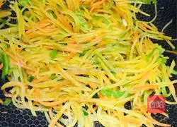 Illustration of how to make dumpling skin pancakes 8